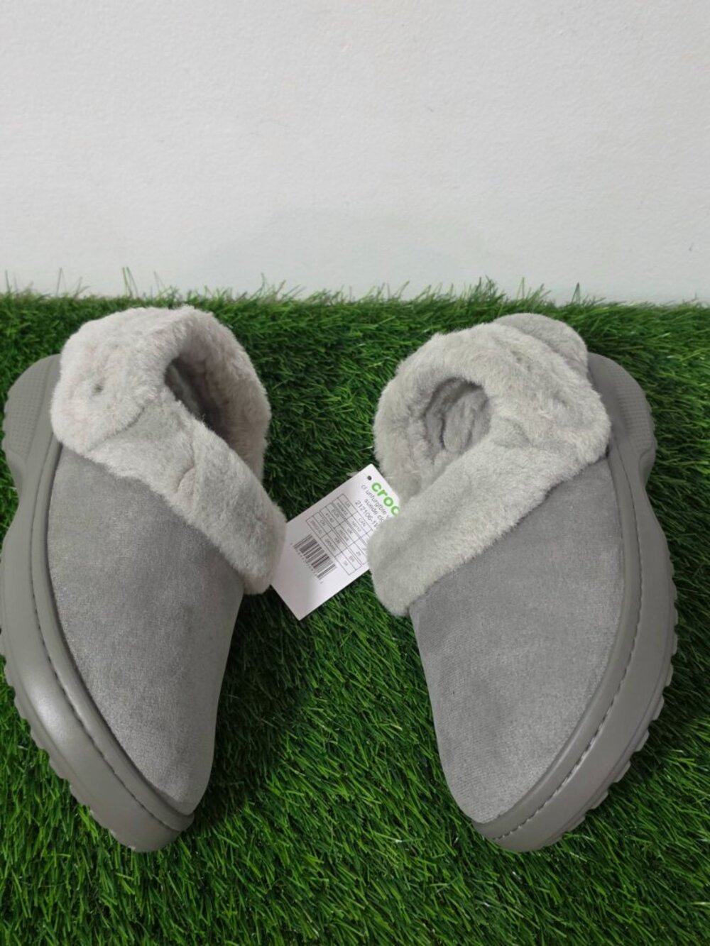 Crocs Classic Unfurgettable Vegan Suede Clogs -Galactic Grey -Size M8/W10-212106 - Picture 4 of 8